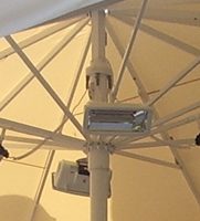 Sterke parasol met ribverlichting en stralingsverwarmingARC +32 496 55 99 99